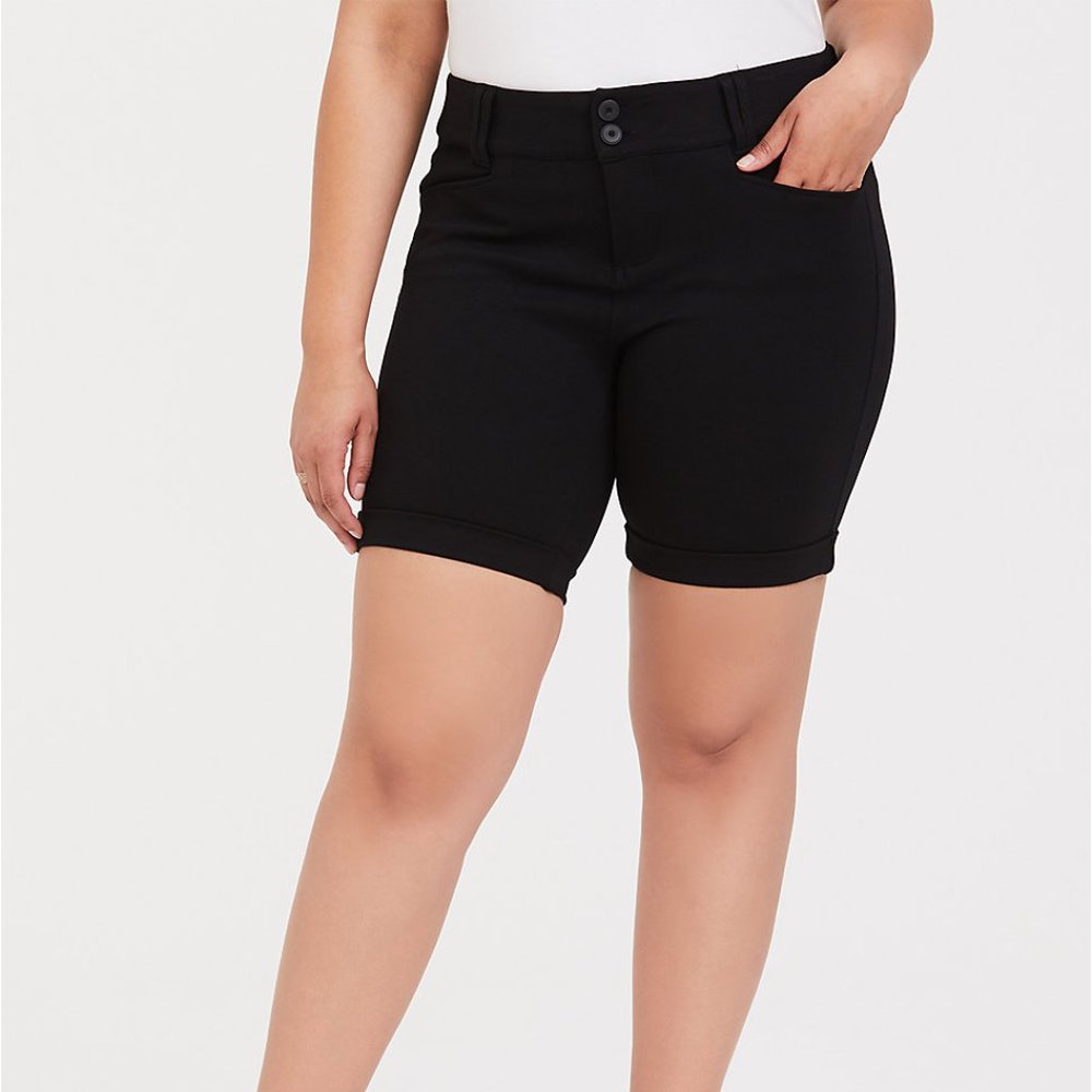 Black Premium Ponte Cuffed Bermuda Short - 3